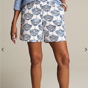 Blue and White Patterned Women's Shorts Linen & Rayon Pull-On Shorts size small